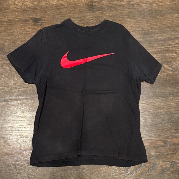 Men’s Medium- Nike tee - Picture 1 of 3